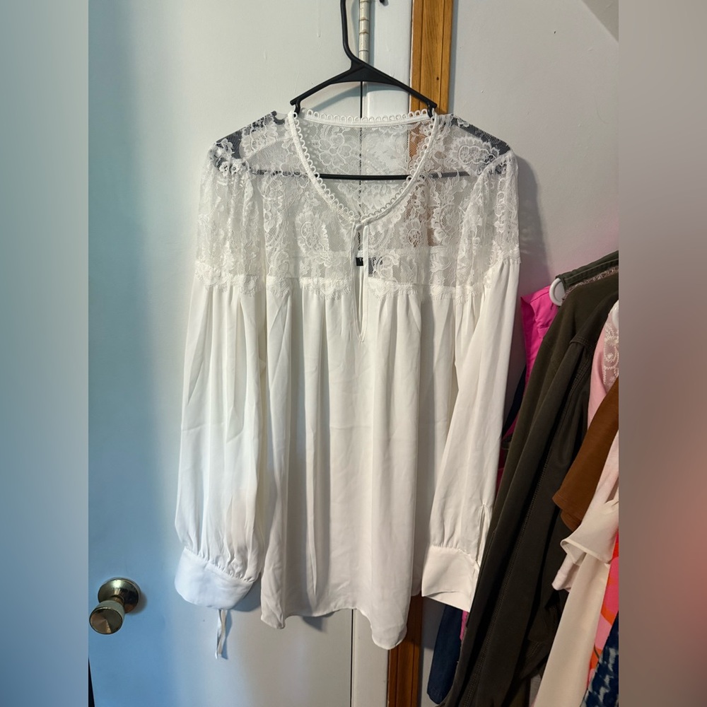 Elegant White Lace Women's Top